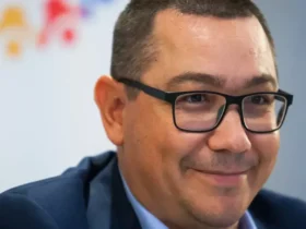 Victor Ponta ironizează discursul lui Iohannis: „Aţi înţeles, stimaţi români? Ia mai tăceţi şi acceptaţi!”