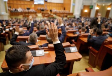 Parlamentarii, „campionii” bugetarilor la zile libere. O nouă mini-vacanță și săptămâna aceasta