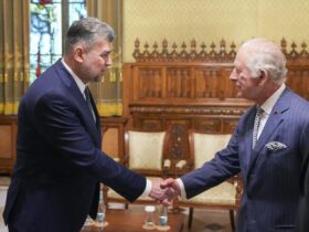 Ciolacu, discuție privată cu Regele Charles: O prietenie inestimabilă care ne onorează și ne inspiră