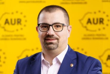 Nou scandal generat de AUR. Telefoane cu injurii și amenințări date în toiul nopții. Cum răspunde deputatul acuzat