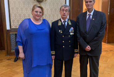 Diana Șoșoacă, o nouă vizită la Ambasada Rusiei. „Opriți războiul, vesticilor! Vrem pace!”
