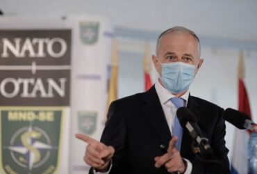 Geoană: Pentru medici s-a făcut un efort. Probabil se vor găsi resurse care să încurajeze profesia de dascăl