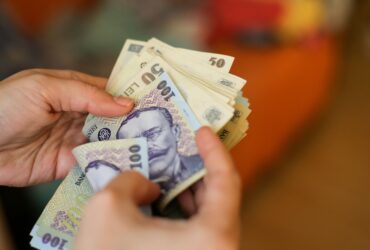 8 martie la școală și grădiniță, între gesturi simbolice și cadouri costisitoare: „Nu mai încărcați casele educatoarelor cu lucruri inutile”