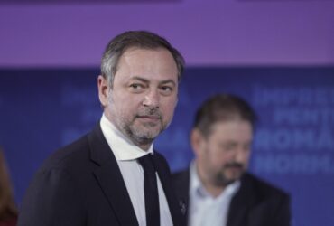 Motreanu: Ciolacu ar trebui să îşi depună mandatul dacă proiectul privind pensiile parlamentarilor e respins de CCR / Replica PSD