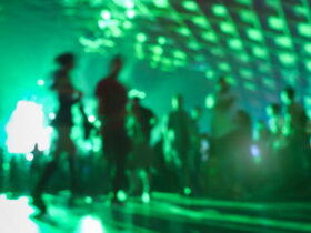 Droguri comercializate la evenimente private și în cluburi. Șase persoane, arestate Droguri comercializate la evenimente private și în cluburi. Șase persoane, arestate