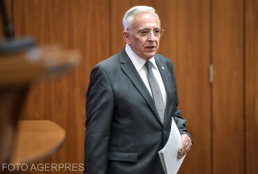 Mugur Isărescu: Pare că suntem în paginile unei cărți de SF / Omenirea se confruntă cu spectrul unei singularități în propria evoluție