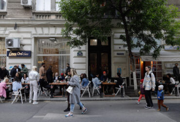 Străzi deschise: Calea Victoriei şi Aleea Circului redevin pietonale sâmbătă și duminică. Paradă a costumului popular