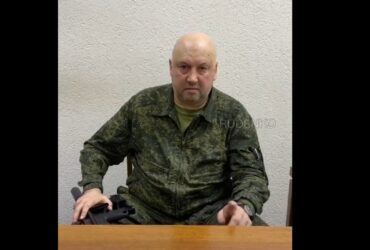 VIDEO Apelul „generalului Armagheddon” către mercenarii Wagner, filmat cu spatele la un perete și un pistol automat în mână: „Vă cer să vă opriți”