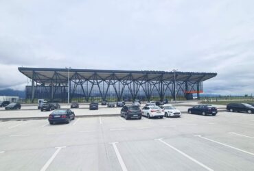 Singura companie care operează zboruri regulate de pe aeroportul Brașov amenință că s-ar putea retrage