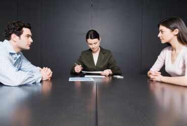 Divorțul la români: cât durează o căsnicie în fiecare județ, principalele motive invocate și ce (nu) s-a schimbat în ultima sută de ani