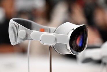 Ce este „spatial computing” și de ce Apple nu pomenește despre metavers când se mândrește cu căștile Vision Pro