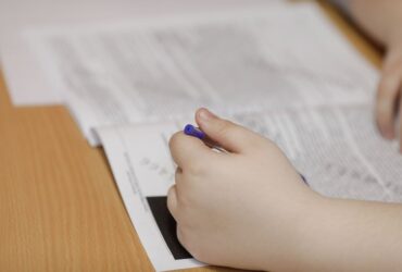 Elevii din șase județe vor avea lucrările scrise corectate digitalizat la Evaluarea Națională și Bac 2023. Câți bani vor primi profesorii – Ordin în Monitorul Oficial