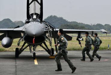 Taiwanul afirmă că a reperat două nave de război rusești în largul coastei sale estice