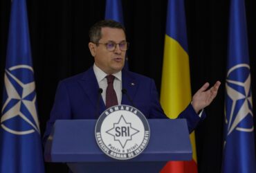 Parlamentul se reunește pentru a lua act de demisia lui Eduard Hellvig de la conducerea SRI