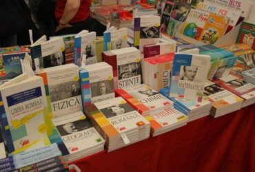 Uniunea Editorilor din România: Licitațiile pentru manuale ”total inadecvate”