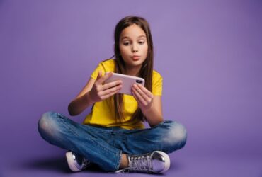 ONU: Telefoanele în școală sunt un adevărat pericol