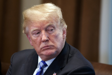 Trump, chemat în fața marelui juriu: “Sunt o țintă”