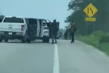 Polițiști răpiți de un comando înarmat