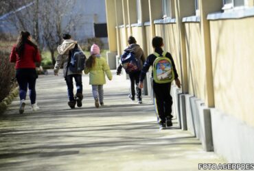 ​Personalul din grădiniţe, şcoli şi licee, obligat să ia măsuri dacă observă că elevii sunt victime ale violenţei în afara şcolii – proiect al Ministerului Educaţiei