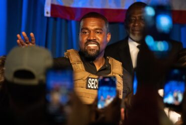Twitter a restabilit contul lui Kanye West după ce a fost interzis aproape opt luni