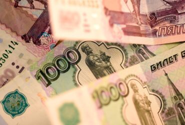 Rubla nu se oprește din scădere: Moneda rusă a pierdut 8% din valoare față de dolar după rebeliunea Wagner
