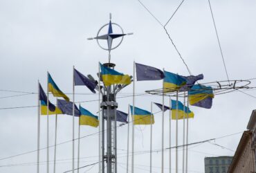 Alertele de raid aerian au răsunat la Kiev, după ce un avion de război rus ce poate transporta rachete supersonice a decolat la scurt timp după începerea summitului NATO