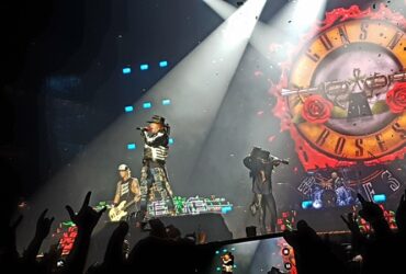 Un cetățean bulgar a încercat să intre cu o armă la concertul Guns N’ Roses din București