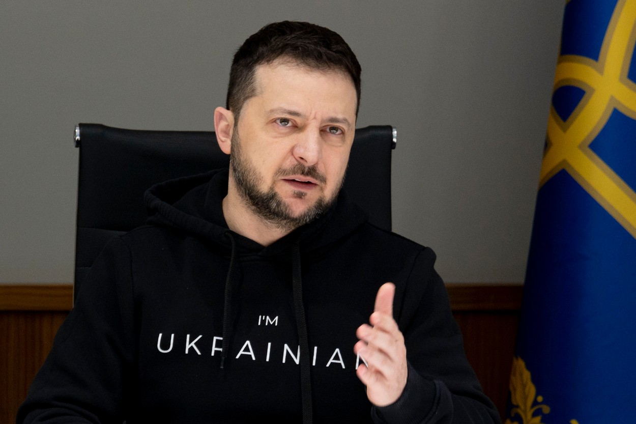 VIDEO Zelenski: Oamenii ar trebui să simtă că resursele bugetare sunt utilizate corect şi adecvat. Pietrele de pavaj, decoraţiunile şi fântânile pot aştepta până după victorie VIDEO Zelenski: Oamenii ar trebui să simtă că resursele bugetare sunt utilizate corect şi adecvat. Pietrele de pavaj, decoraţiunile şi fântânile pot aştepta până după victorie