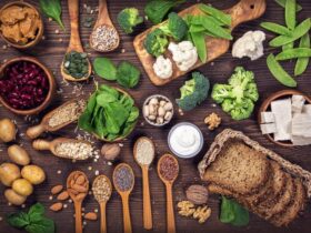 Păcăleală pentru vegani, pericol pentru persoanele cu alergii severe. Unu din trei produse vegane din Marea Britanie conţine lapte sau ouă