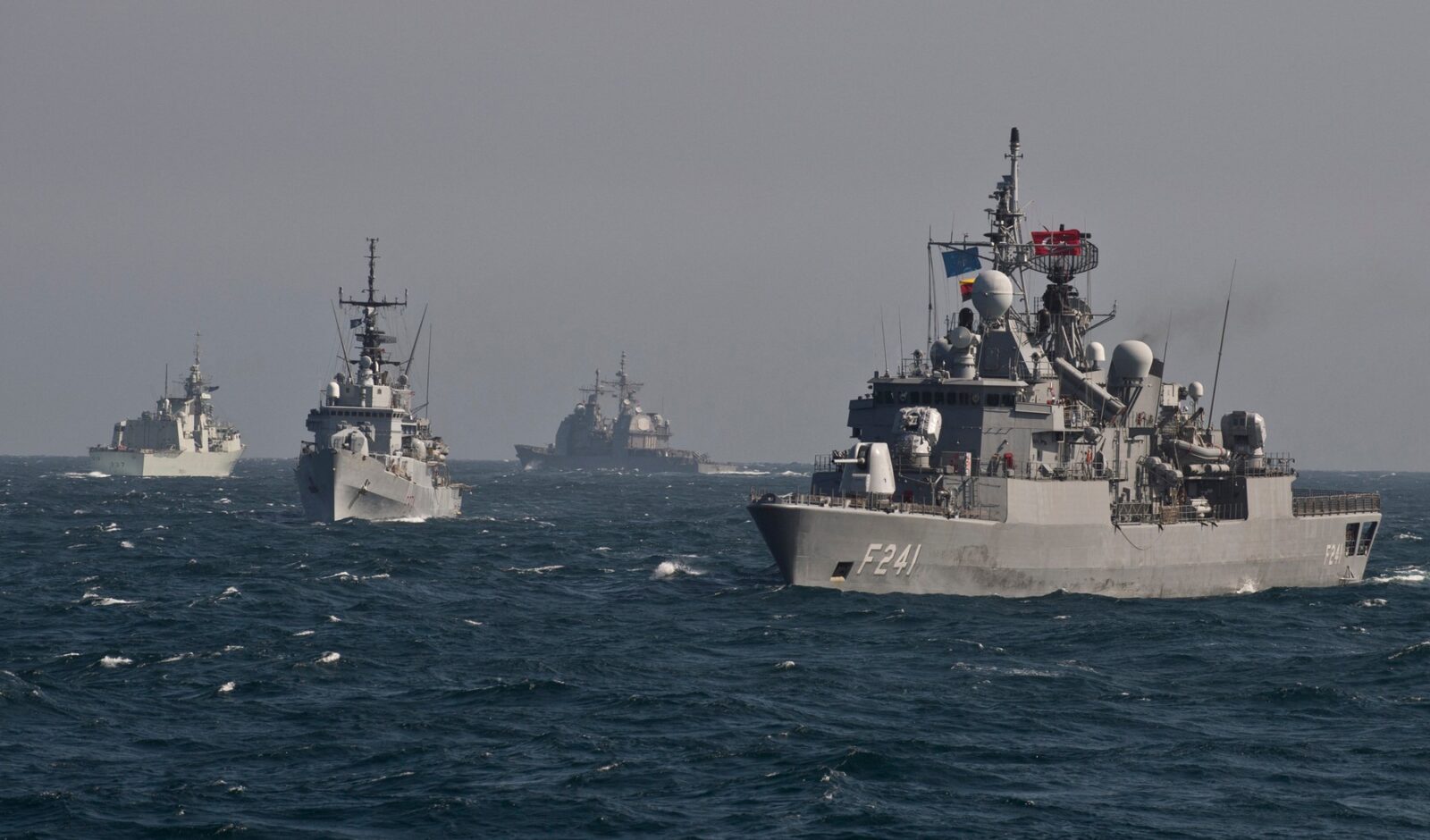 Fost oficial NATO: Aderarea Ucrainei în plin război ar putea declanșa cel de-al treilea război mondial