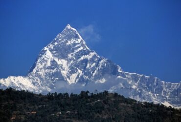 Science report: Un al doilea Everest a dispărut acum mai puțin de un mileniu. Găinile, cea mai elecventă dovadă a influenței omului asupra biosferei. Ce se petrece în creierul unei persoane singuratice?