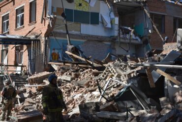 Ucraina: 7 morţi după bombardamentul rusesc asupra unui centru de distribuire a ajutoarelor umanitare