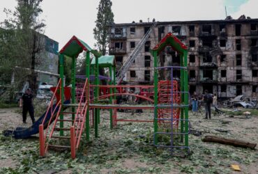 Ucraina: Copii grav răniţi de un dispozitiv exploziv pe care l-au găsit în timp ce se jucau