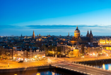 Amsterdamul interzice navele de croazieră pentru a combate turismul de masă