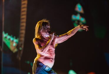 Electric Castle: Noaptea bunicului punk-rock. Iggy Pop, artistul care sfidează vârsta cu bustul gol