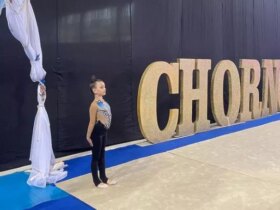 VIDEO O gimnastaă ucraineancă, cu piciorul amputat în urma unui atac, câștigă un concurs de gimanstică
