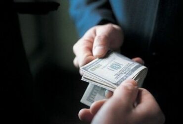 Judecătoarea care lua mită de la interlopi, trimisă la pensie