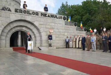 Ciucă, la Mausoleul de la Mărăşeşti: România este de partea bună a istoriei