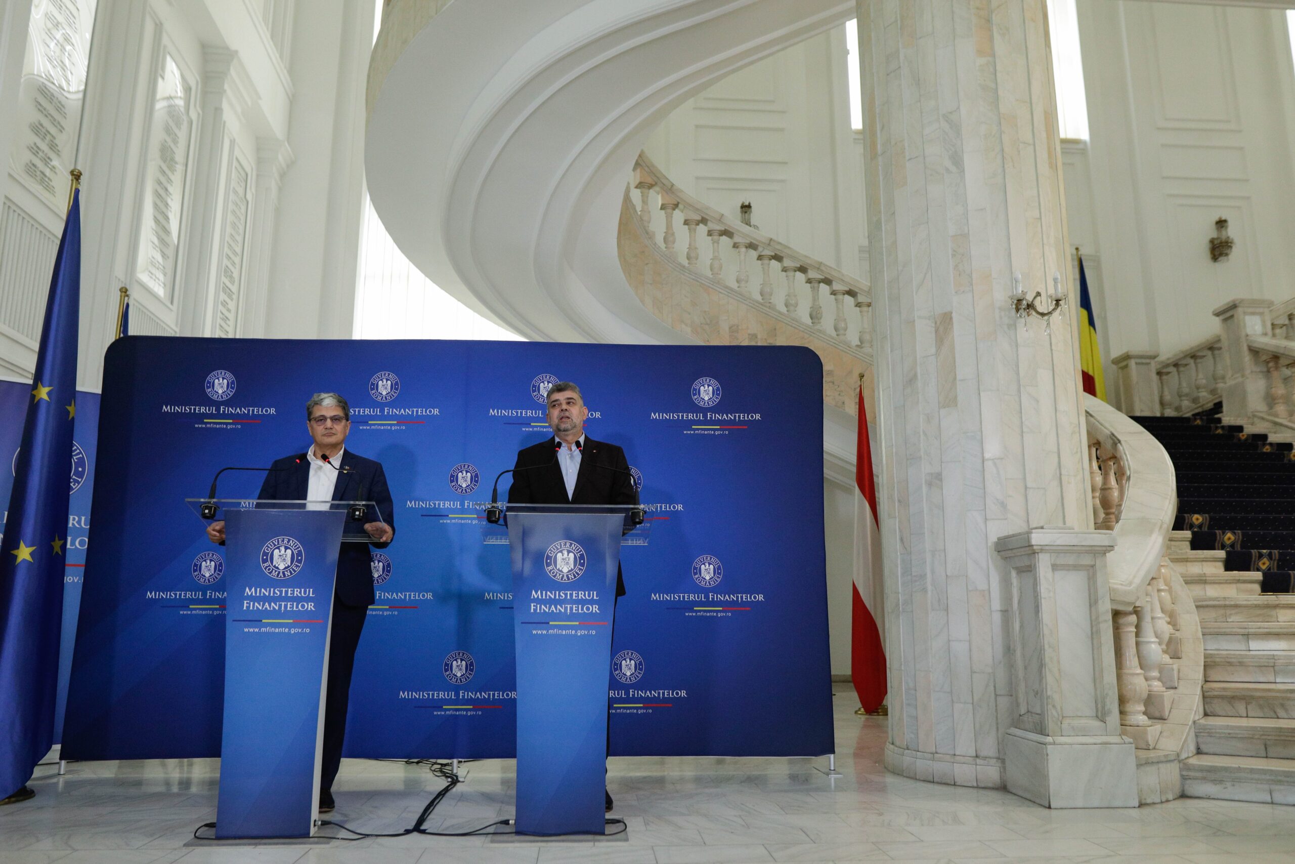 Ce salarii au bugetarii de la Finanțe, revoltați că ar fi arși la buzunar de reforma fiscală