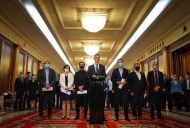 Ce bani primesc strategii USR. Cea mai mare sumă, către fostul ministru Ghinea