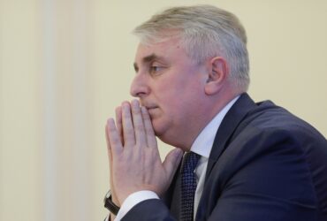 Drulă îl acuză pe Bode de achiziția de BMW-uri în loc de aparate drugtest. Fostul ministru de interne: E un neterminat. Se urcă pe cadavre
