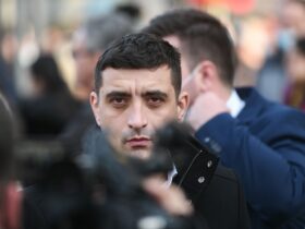 Ambasada Israelului, nevoită să dea lămuriri după întâlnirea cu George Simion: „A avut loc nu pentru a submina, ci pentru a sprijini lupta împotriva antisemitismului”