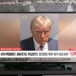 VIDEO „Frumos tip”, ironizează Biden în „mugshot”-ul lui Trump