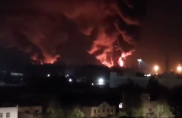 VIDEO Val de atacuri cu drone ucrainene în cinci regiuni rusești și în Crimeea / Au fost lovit 4 avioane Il-76