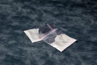 Primele declarații ale tatălui fetei care a murit intoxicată cu droguri după ce s-a întâlnit cu băiat cunoscut pe internet / Ce este 3-CMC, substanță identificată de legiști