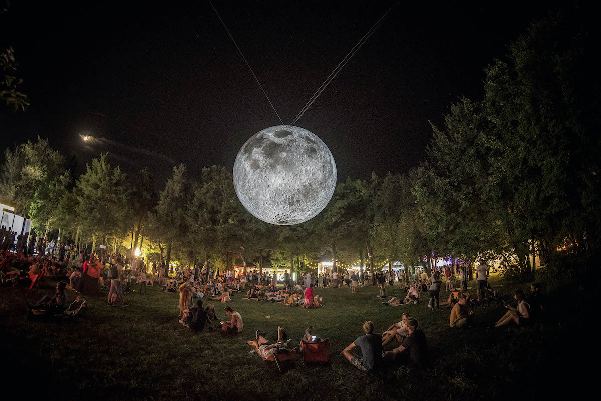 Weekend trending în București, 12-13 august: A 12 ediție a festivalului Summer Well, party la berărie și apusuri de pe rooftop-ul Industriei Bumbacului