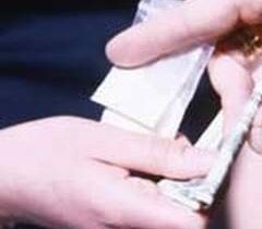 L-au prins pe polițist cu drogurile, dar ce s-a aflat acum!