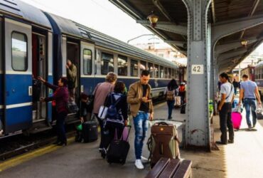Elevii vor călători gratuit cu trenul începând din 3 septembrie. Nu și studenții