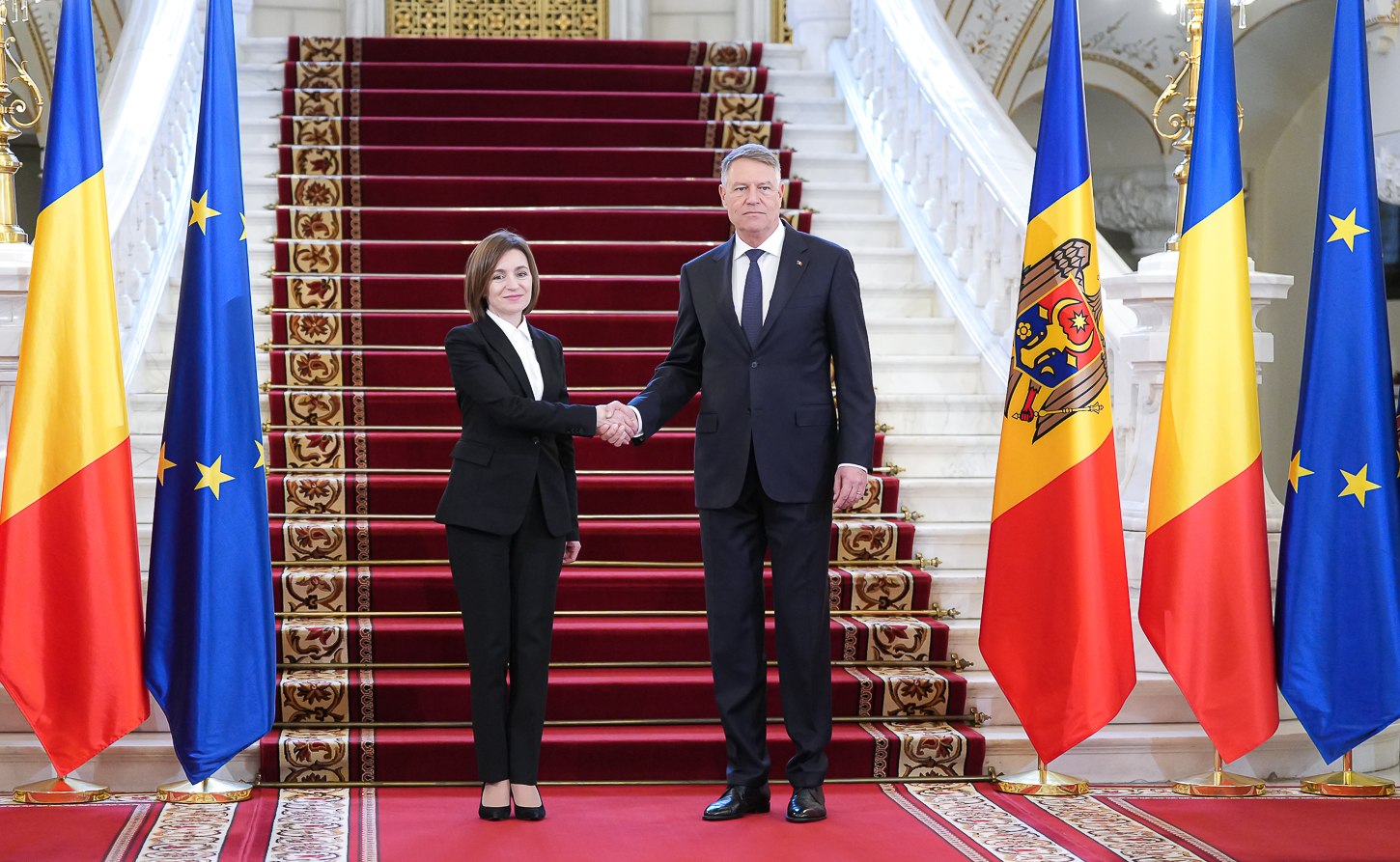 Iohannis, mesaj la Bookfest Chişinău: Subliniem astfel importanţa cărţii şi a limbii române în patrimoniul nostru cultural comun Iohannis, mesaj la Bookfest Chişinău: Subliniem astfel importanţa cărţii şi a limbii române în patrimoniul nostru cultural comun
