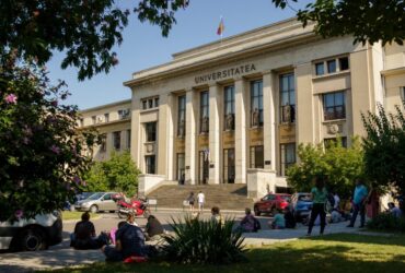 Universitatea din București scoate la concurs peste 8.000 de locuri la sesiunea de toamnă a admiterii
